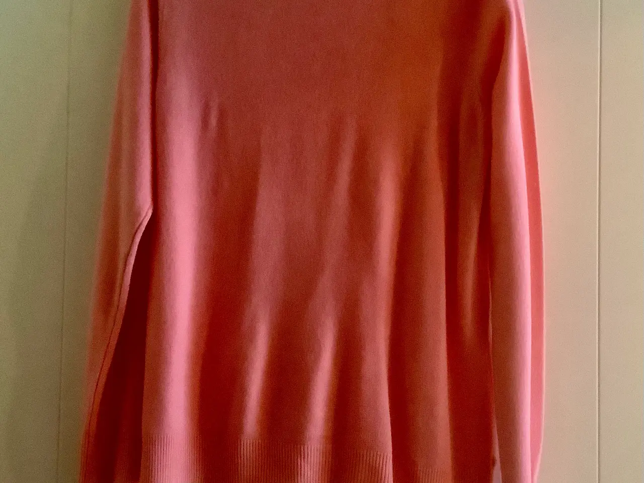 Billede 5 - Cardigan og bluse str. 38/40. Fra Daxon.