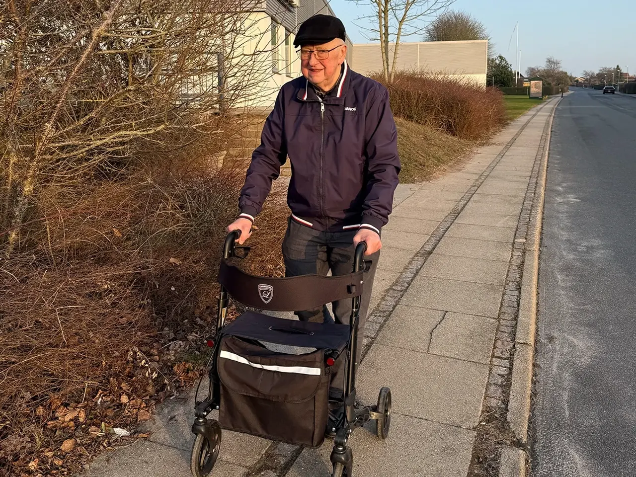 Billede 2 - Lindebjerg Rollator HF 150 - Metal blå