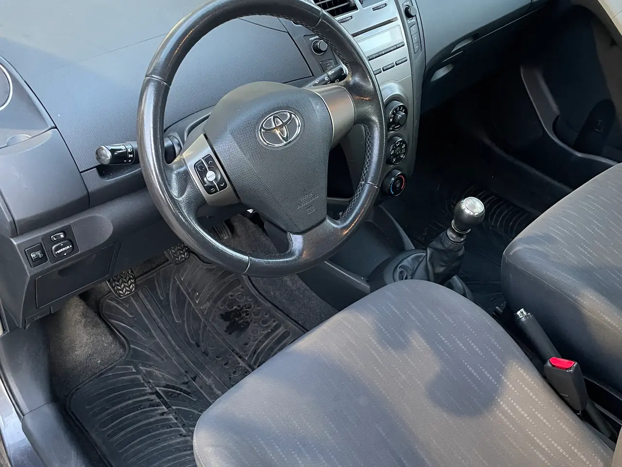 Billede 4 - TOYOTA YARIS 1,3 MAN 2010. 6-GEAR 