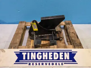 New Holland TM165 Beslag R. 82018505