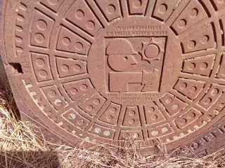 Brønddæksel med logo