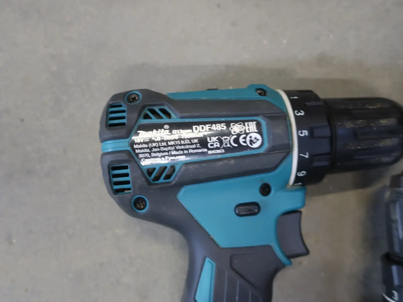 Billede 5 - 2 stk. skruemaskiner, 2 stk. batterier samt 1 lader MAKITA
