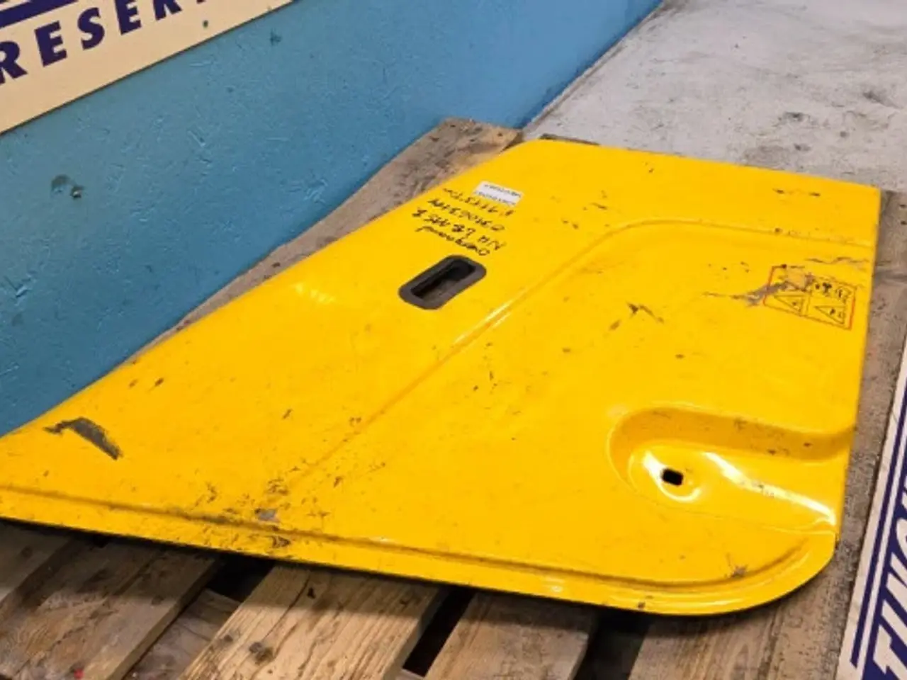 Billede 3 - New Holland LB115B Sideskærm R. 85825102