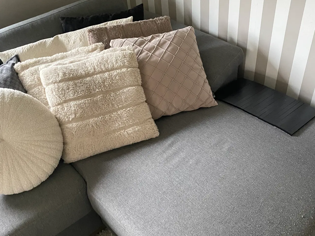 Billede 6 - Grå hjørnesofa med chaiselongen 