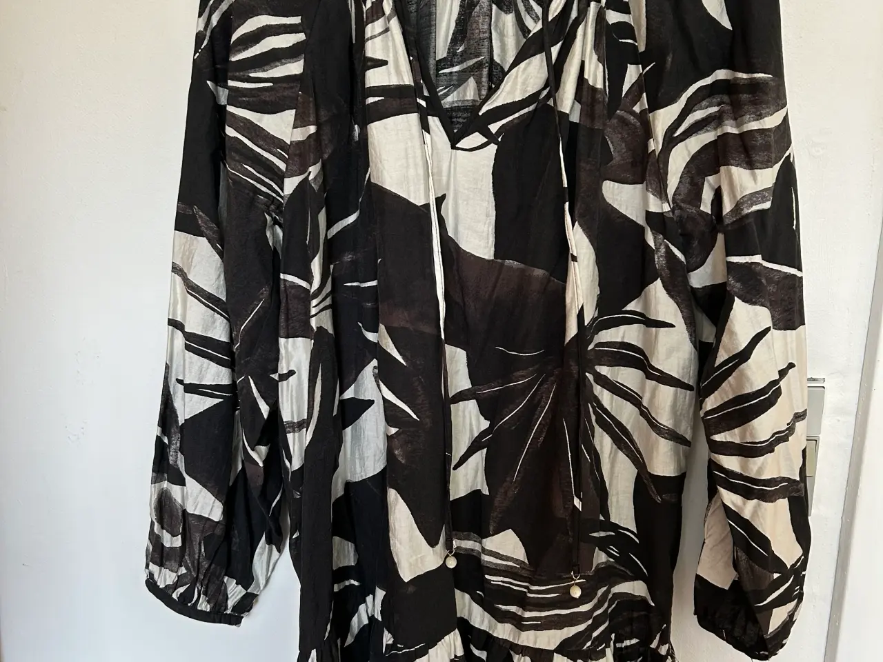 Billede 2 - kjoler og bluse fra H&M sælges