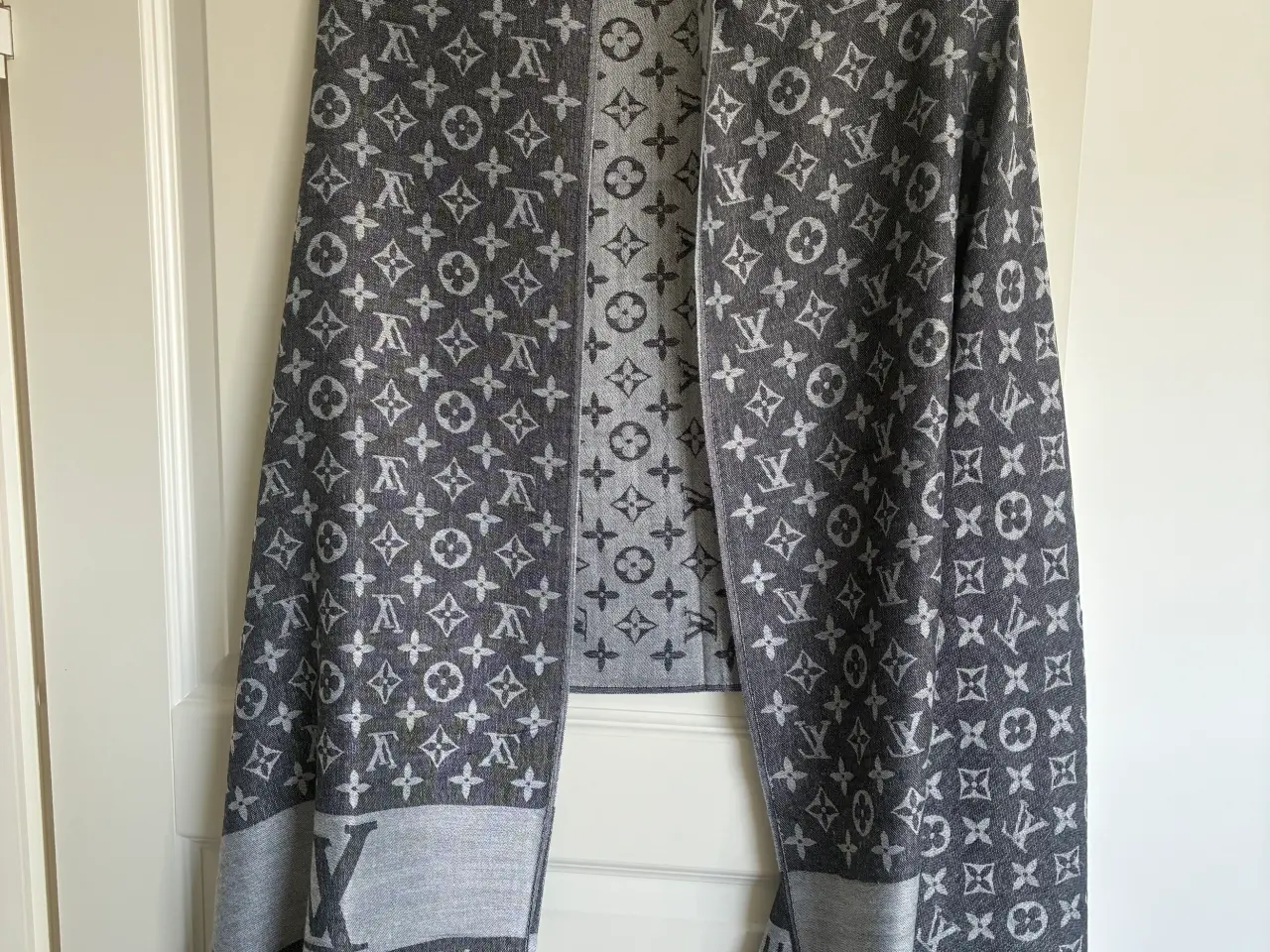 Billede 2 - Louis Vuitton tørklæde