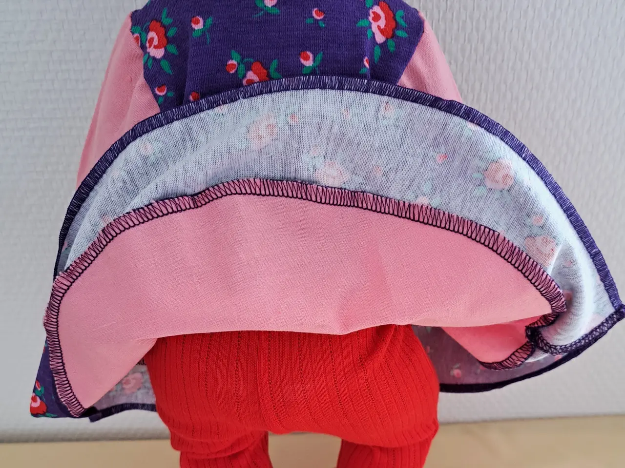Billede 19 - Kjoler til Baby Born på 42 til 43cm.