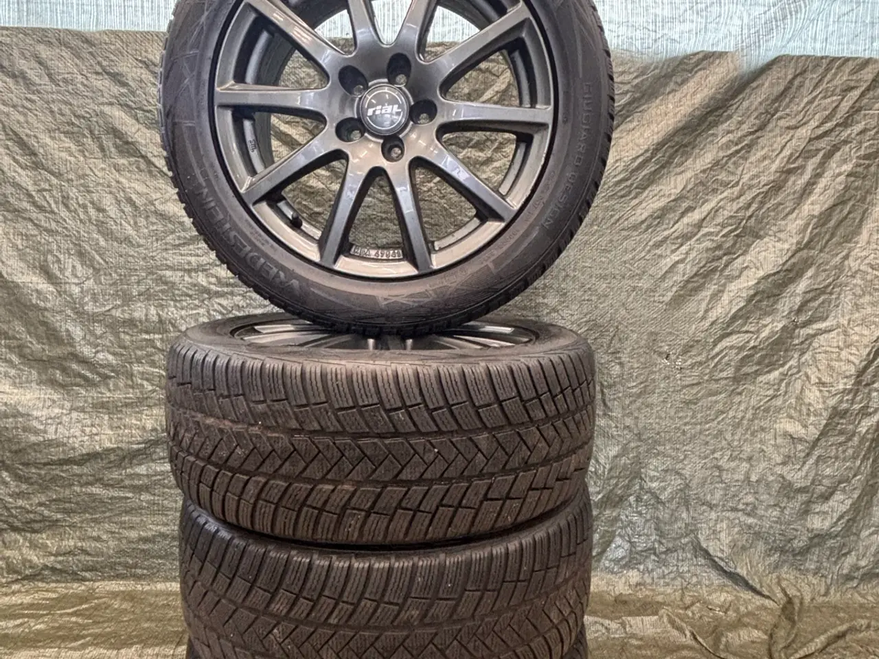 Billede 1 - Sælger disse 5x108 alufælge med vinterdæk med TPMS