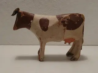 Fængselslegetøj: Brunbroget ko. L.12,5cm.1930´erne