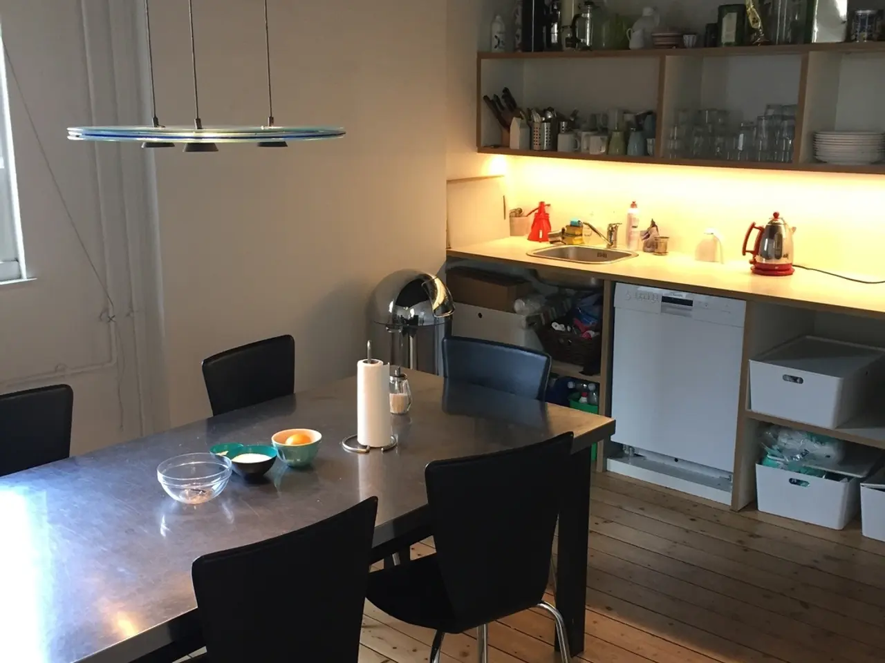 Billede 3 - Kontorfællesskabs pladser til leje med faciliteter og central beliggenhed.