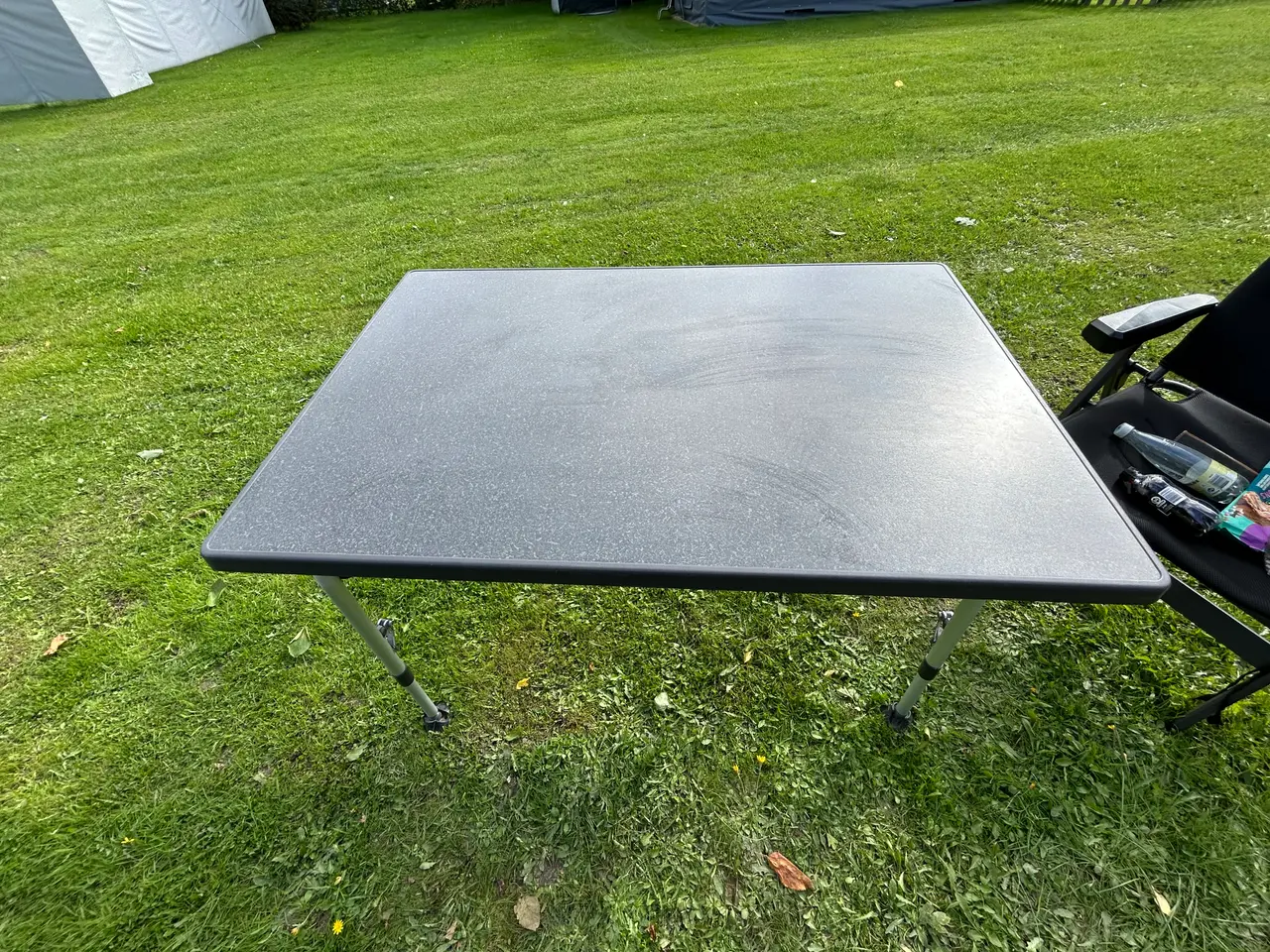 Billede 3 - Bord og 4 stole wecamp