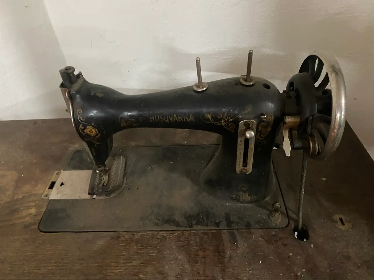 Billede 3 - Gammel Husqvarna symaskine