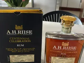 Eksklusiv Samlerobjekt: A.H. Riise Centennial Cele
