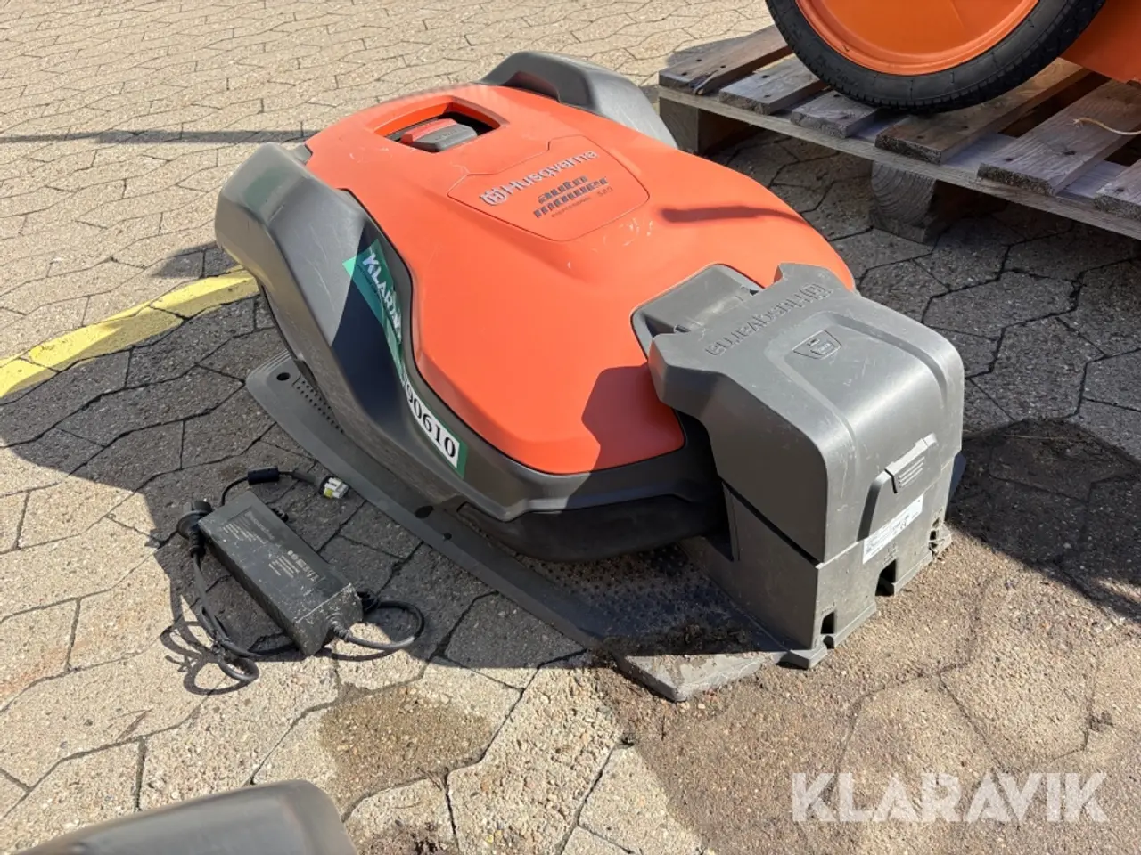 Billede 5 - Robotplæneklipper Husqvarna Professional 520 med ladestation