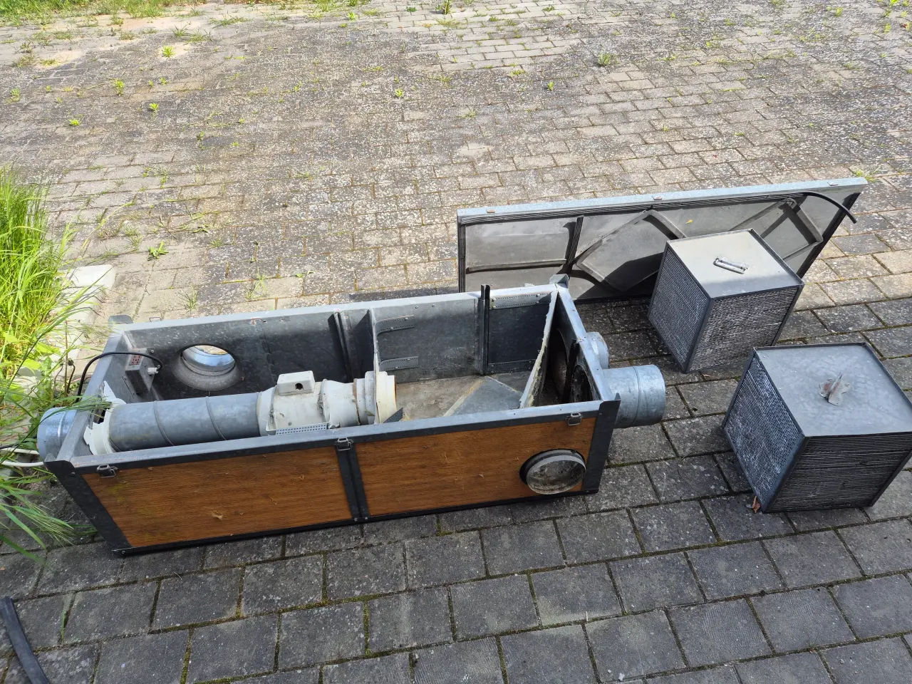 Billede 1 - "Ventilationssystem boks med filter og motor – ind