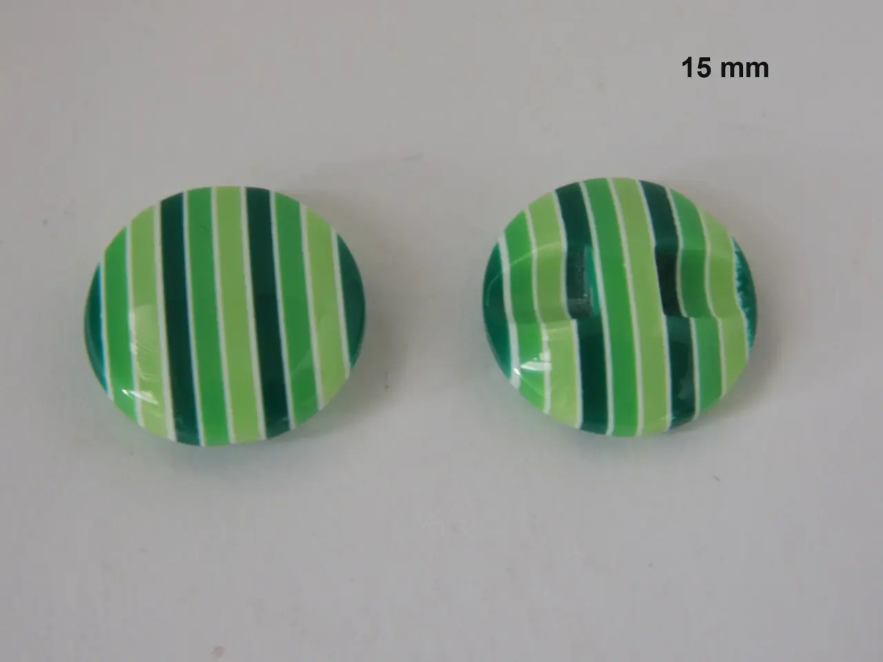 Billede 2 - Stribede knapper - 10 stk. 15,00 kr - BLAND SELV