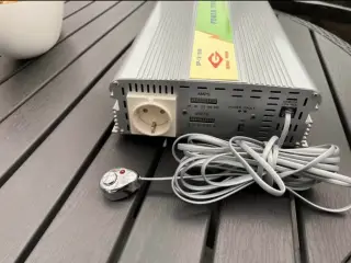 Genius inverter 12V DC - 230V.. 1500W