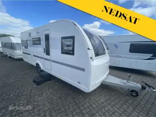 2023 - Adria Adora 573 PT Adria Adora 573 PT årg 2023, 7 sovepladser, 5 siddepladser. Dobbeltseng og rundsiddegruppe samt 3 køjer, mikroovn