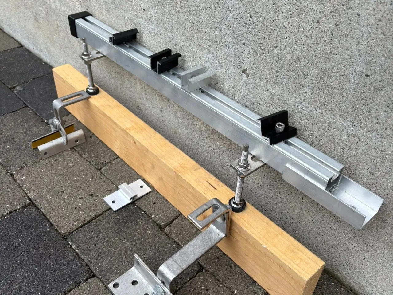 Billede 5 - 250 mm stokskruer til solcelle skinner