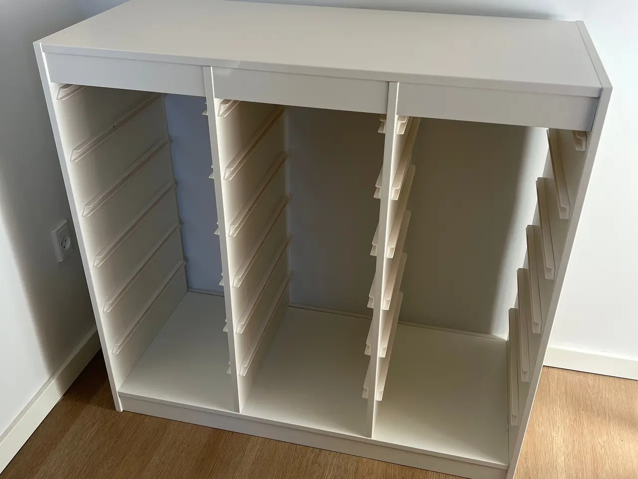 Billede 2 - IKEA TROFAST reoler med kasser og låg