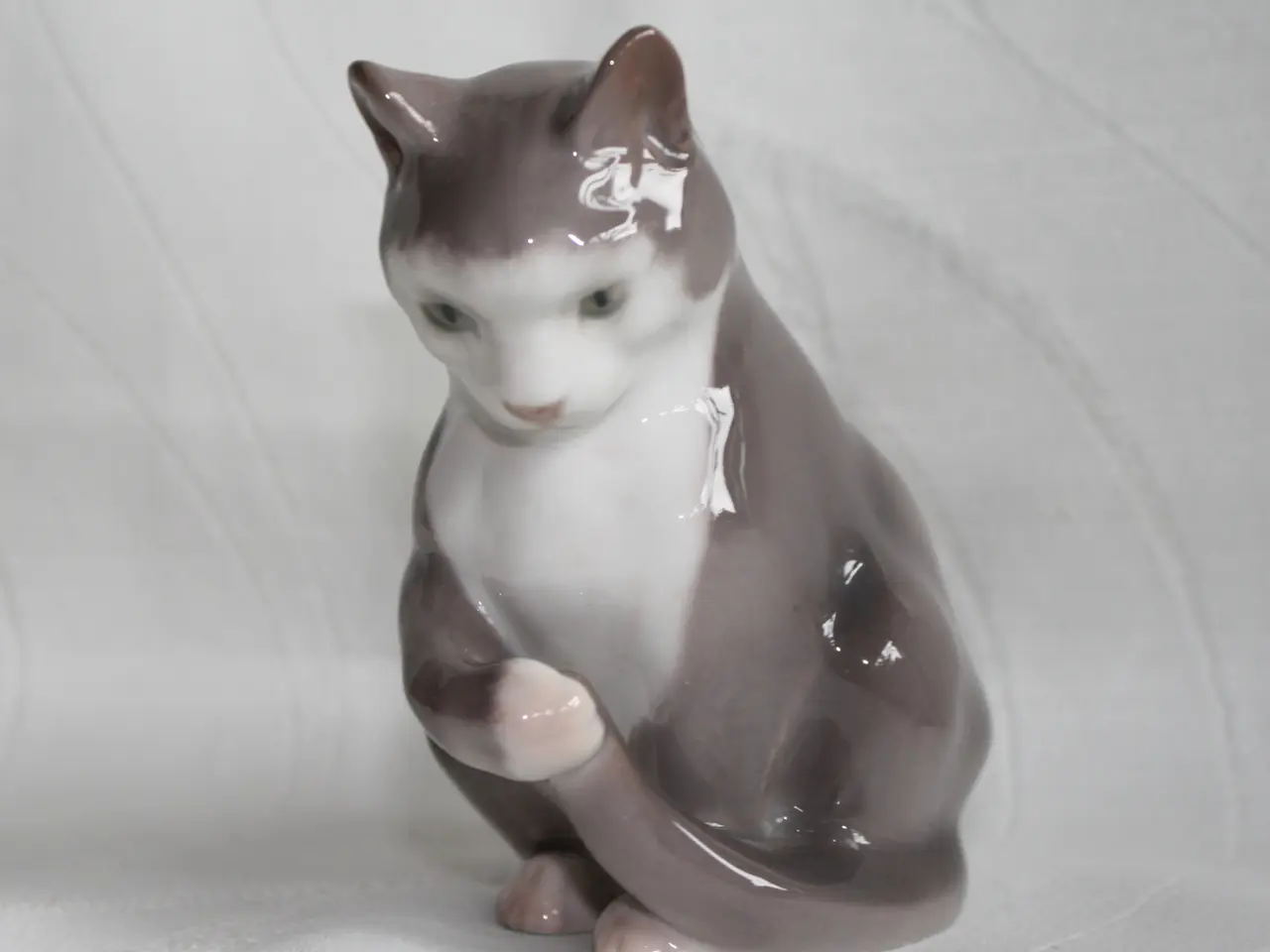 Billede 8 - Siddende kat. Figur fra Bing og Grøndhl