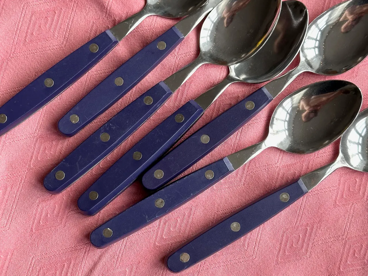 Billede 3 - Spiseskeer m plastskaft, 7 stk samlet