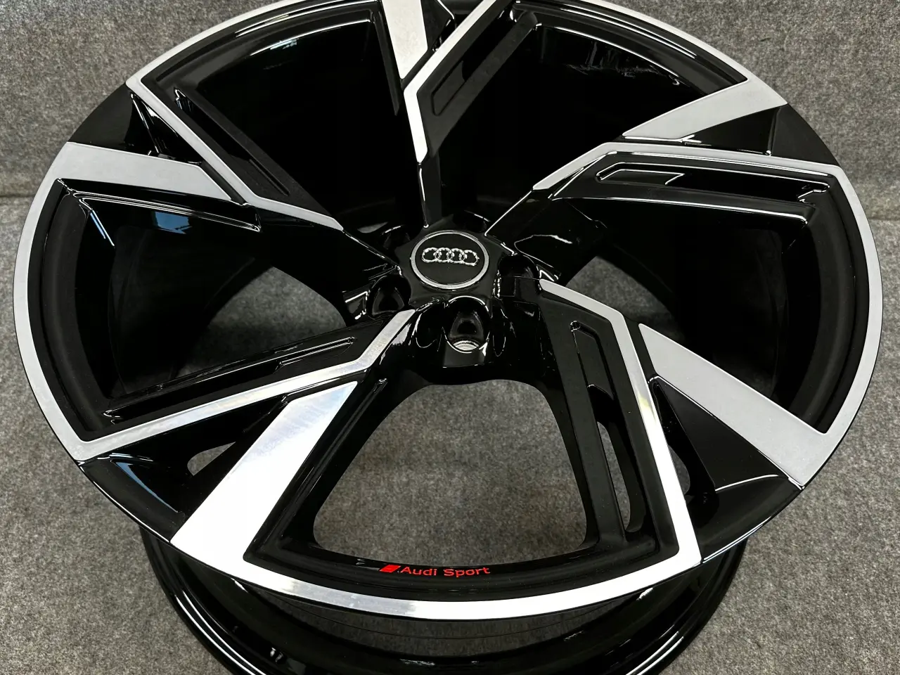 Billede 1 - ALUFÆLGE AUDI RS 6 4K0 22"