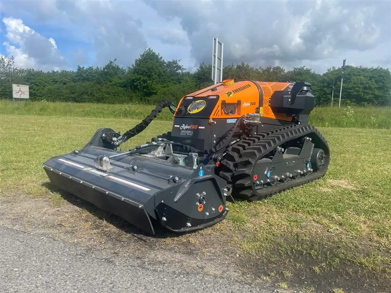 Billede 1 - Energreen RoboEVO Inkl. 130cm slagleklipper og Warn el-spil
