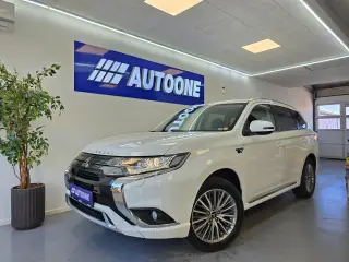 Mitsubishi Outlander 2,4 PHEV Inform+ CVT 4WD