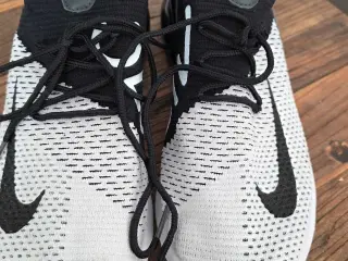 Nike air hvid/sort.