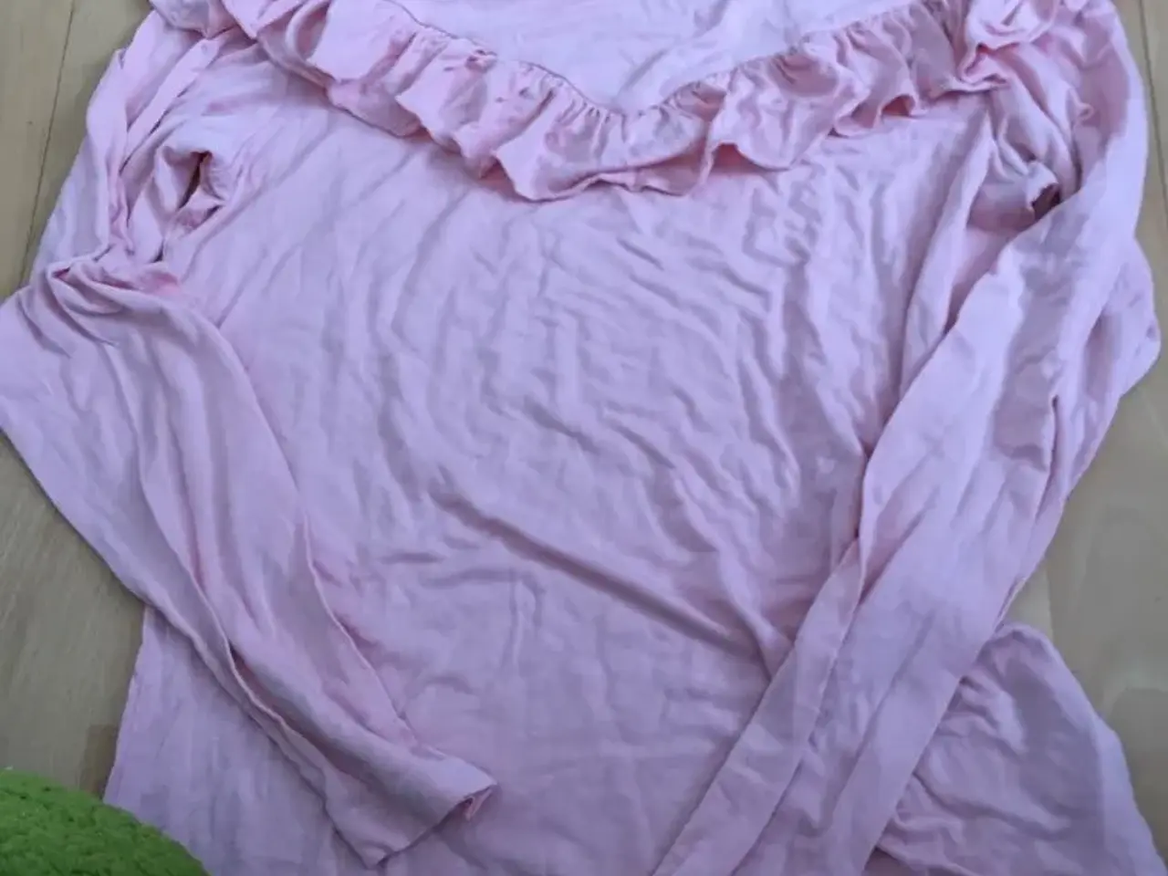 Billede 1 - Bluse og T-shirt sælges