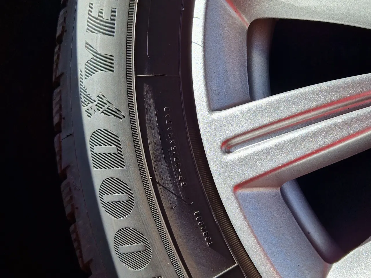 Billede 5 - Vinterdæk Goodyear Ultragrip Performance 205/60/16