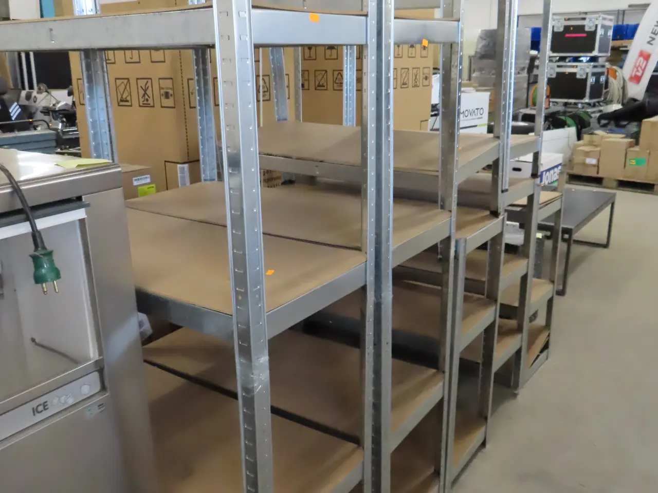 Billede 2 - 5 stk. Metal reoler