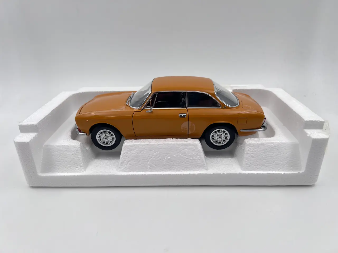 Billede 12 - 1970 Alfa Romeo 1750 GTV 1:18 Super flot
