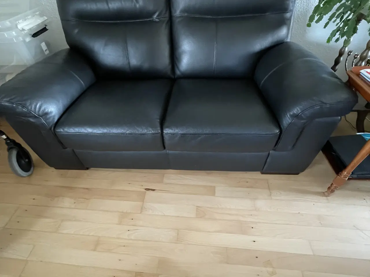 Billede 1 - 2 personer lædersofa sælges