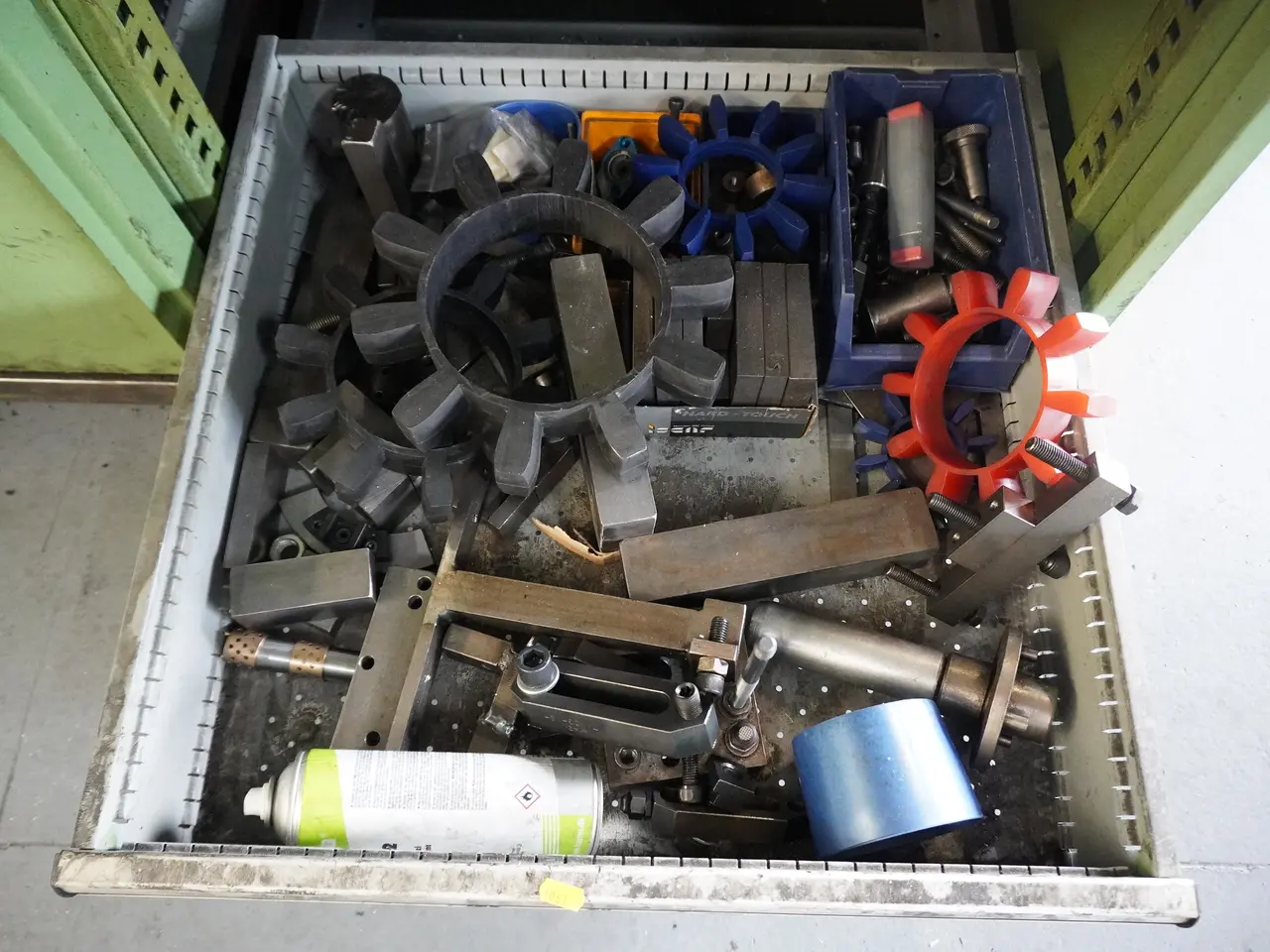 Billede 1 - Diverse indhold I skuffe