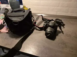 Canon D1000 spejlreflekskamera