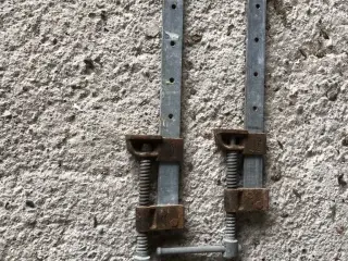 2 Lette dørtvinger & 10 skrue tvinger