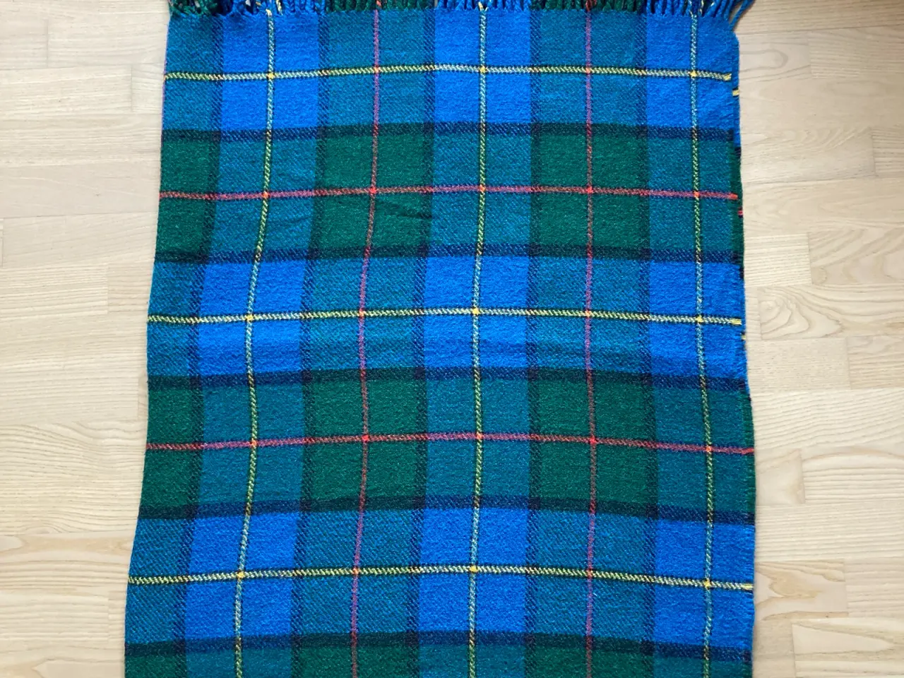 Billede 1 - Ternet tæppe 175x145cm, blå/grøn