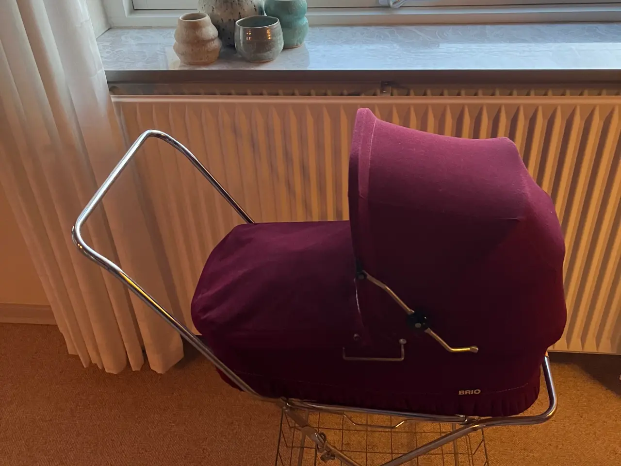 Billede 7 - Meget fin Brio dukkevogn - bordeaux velour