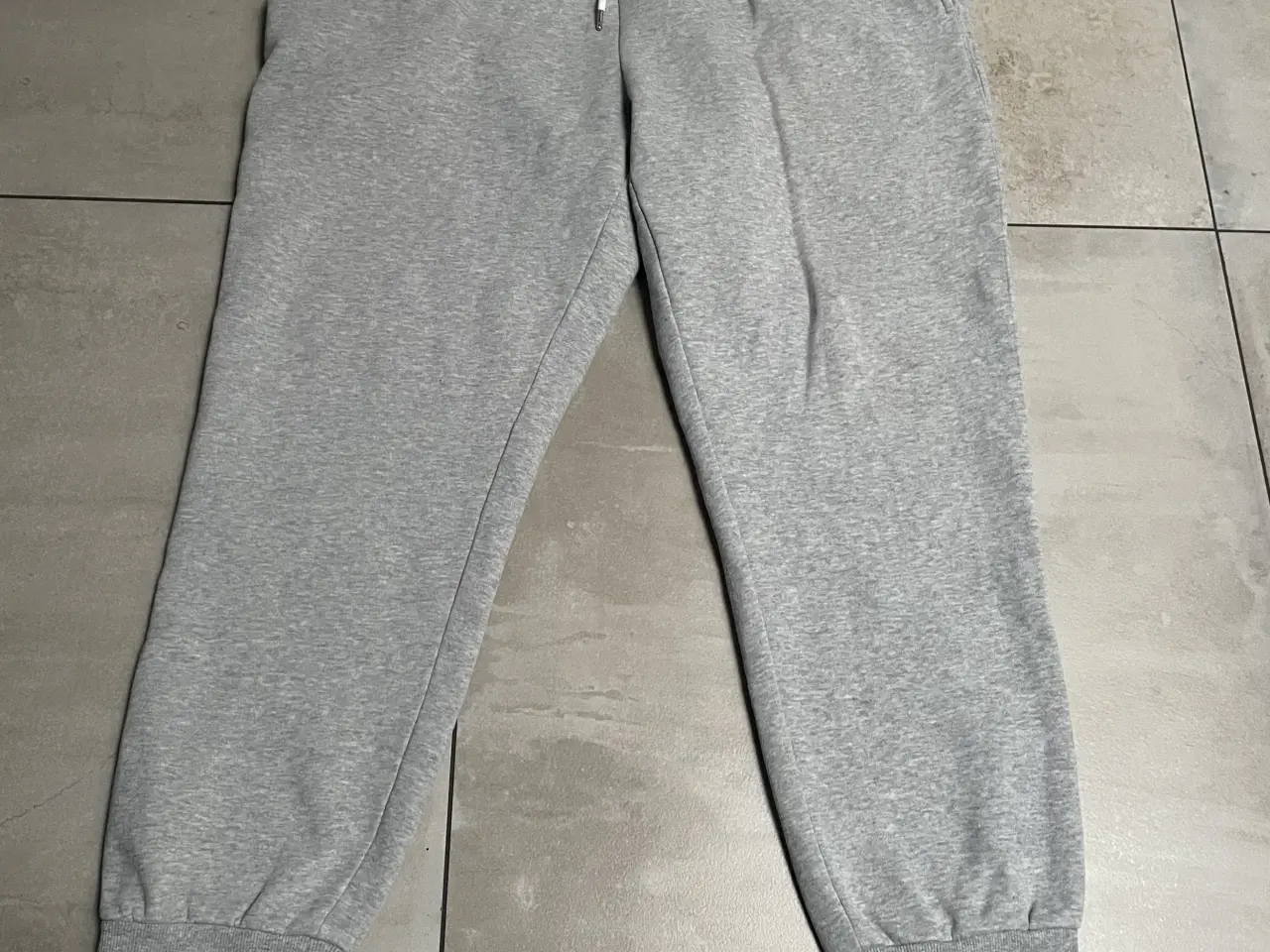 Billede 1 - Grå joggingbukser str.xxl 