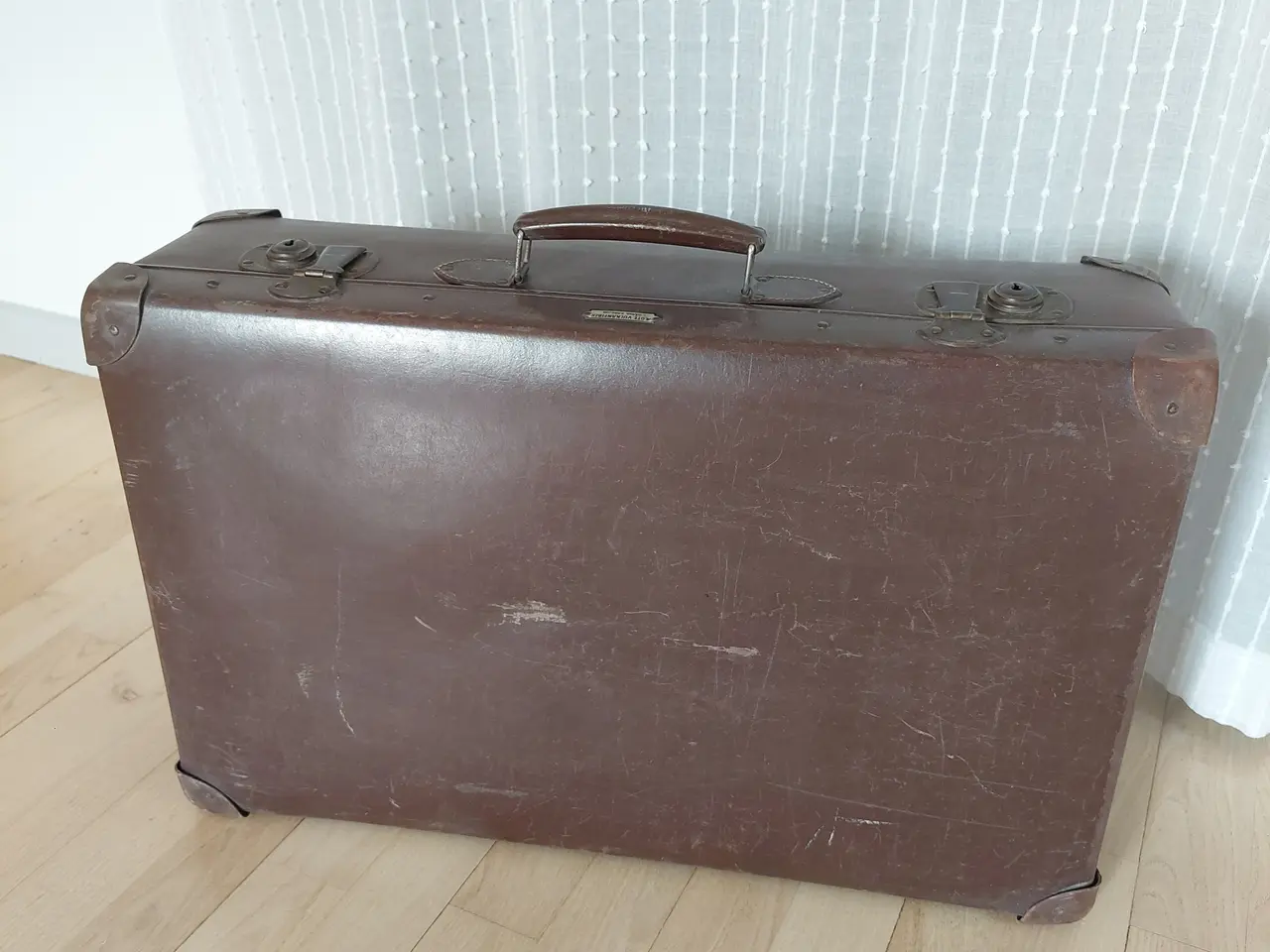 Billede 1 - Vintage Kuffert – Ægte Vulkanfiber