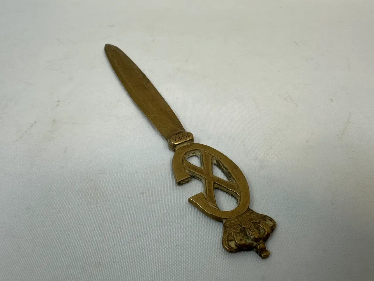 Billede 1 - Messing brevåbner / brevkniv m. kongeligt monogram