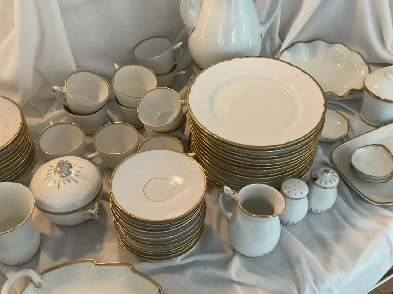 Billede 1 - Stort  B&G Hartmann kaffestel 67 dele