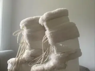 Moon boots str 37