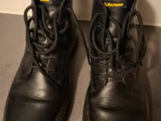 Dr. Martens str. 38