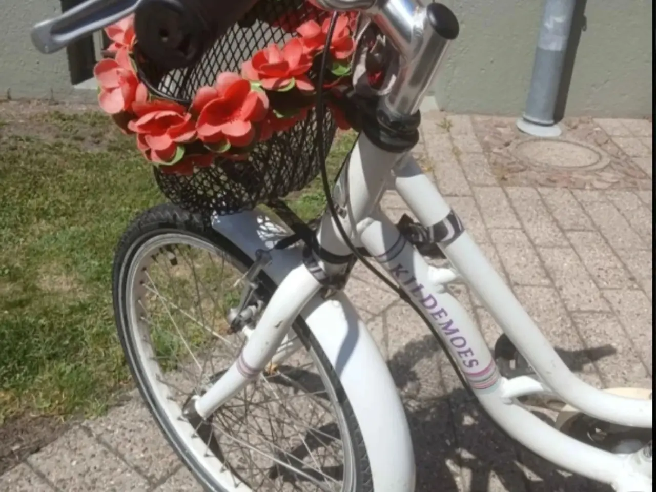 Billede 8 - Børnecykel med blomstre kurv