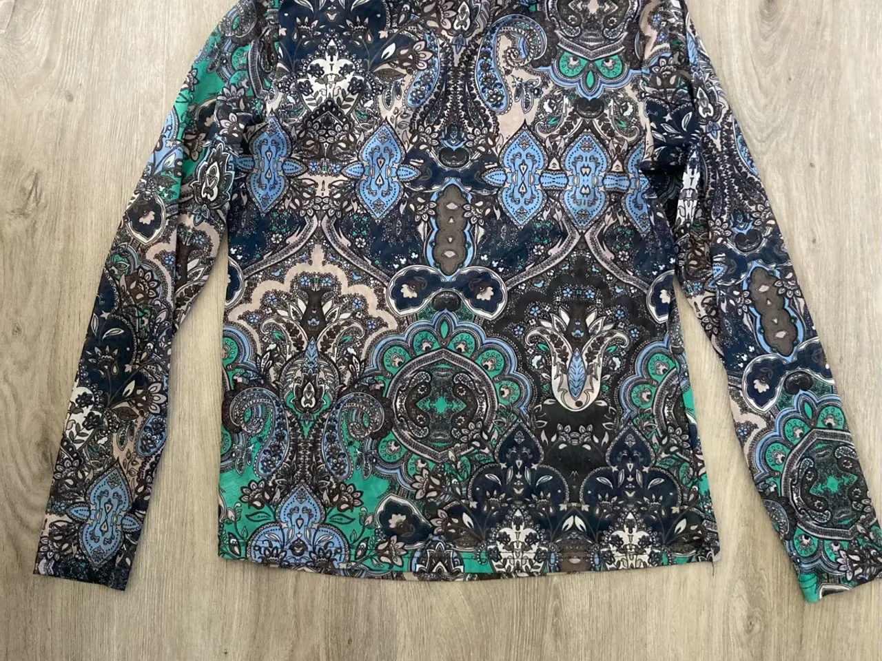 Billede 2 - Mesh bluse str. L fra Culture