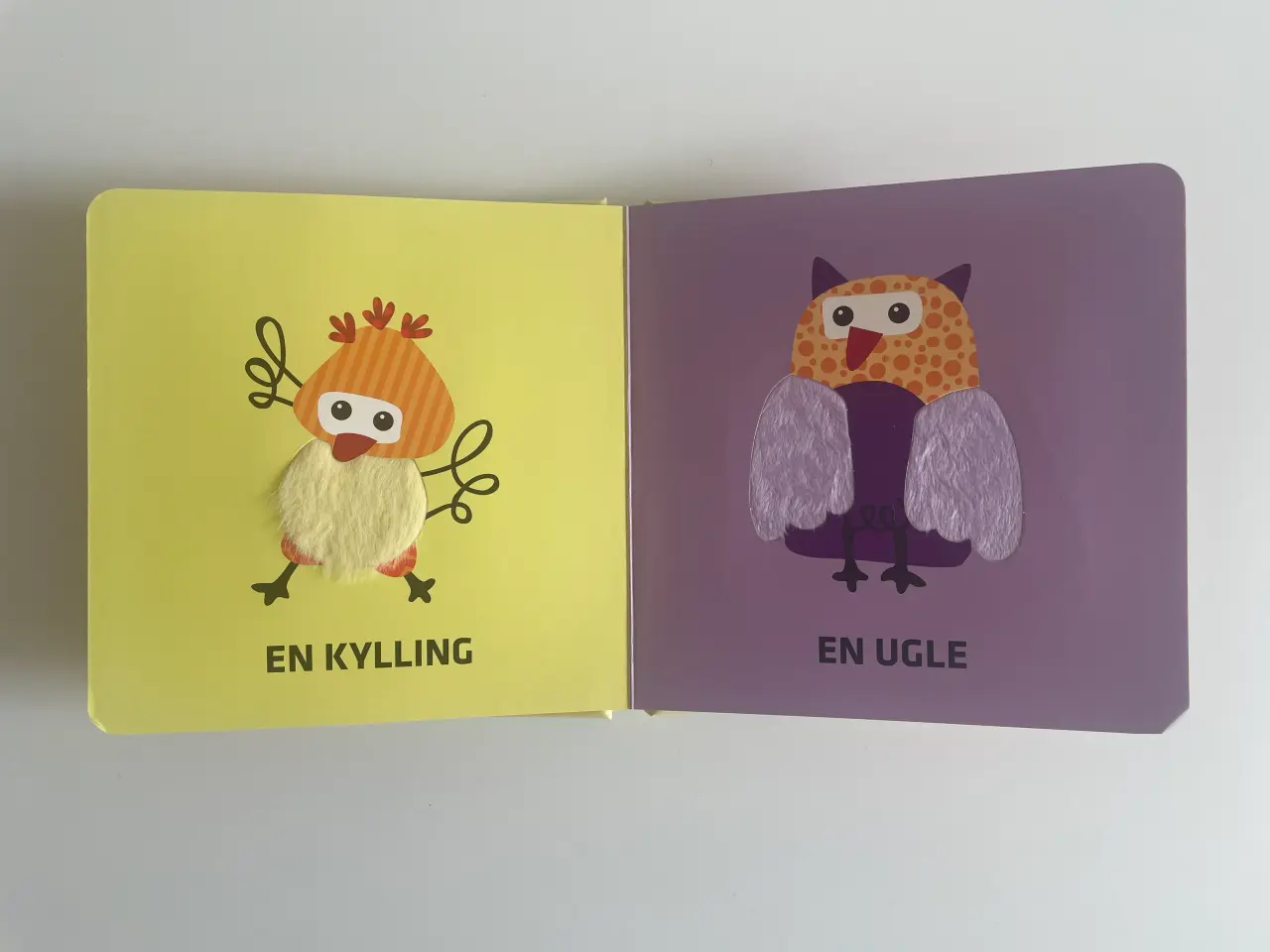 Billede 2 - Se, rør og føl bog til små børn 