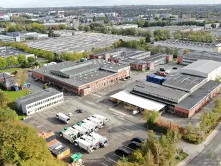 Kontorlejemål 305 m² tæt på København med bad og omklædning
